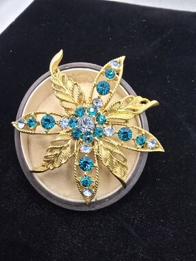 Lisner Aqua Flower Brooch 1950s 1960s Mid-century Spring Summer